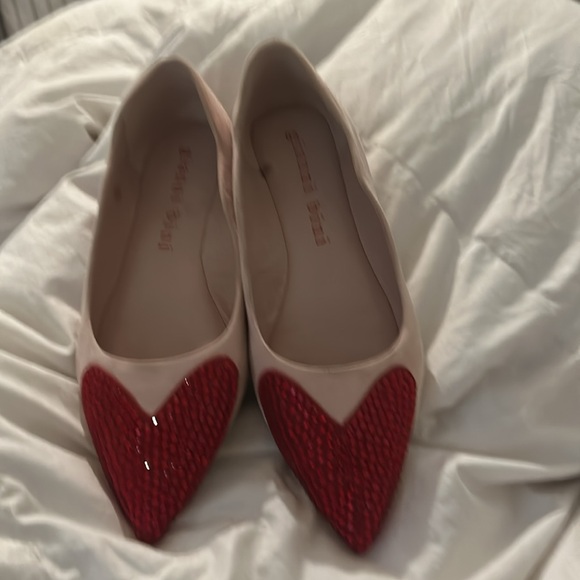 Pink and red sparkly flats in the shape of a heart, ❤️ - Picture 2 of 4